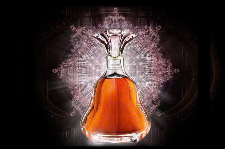 Quang-cao-Hennessy-Paradis-Imperial