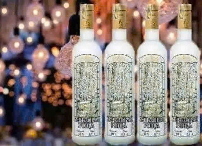 Quang-cao-tiec-sang-trong-deu-co-vodka-bach-duong500-ml