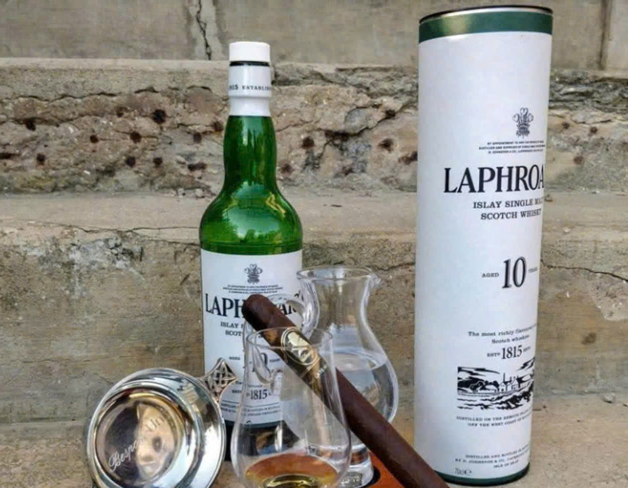 Thuong-thuc-Laphroaig-10-nam-dung-chuan