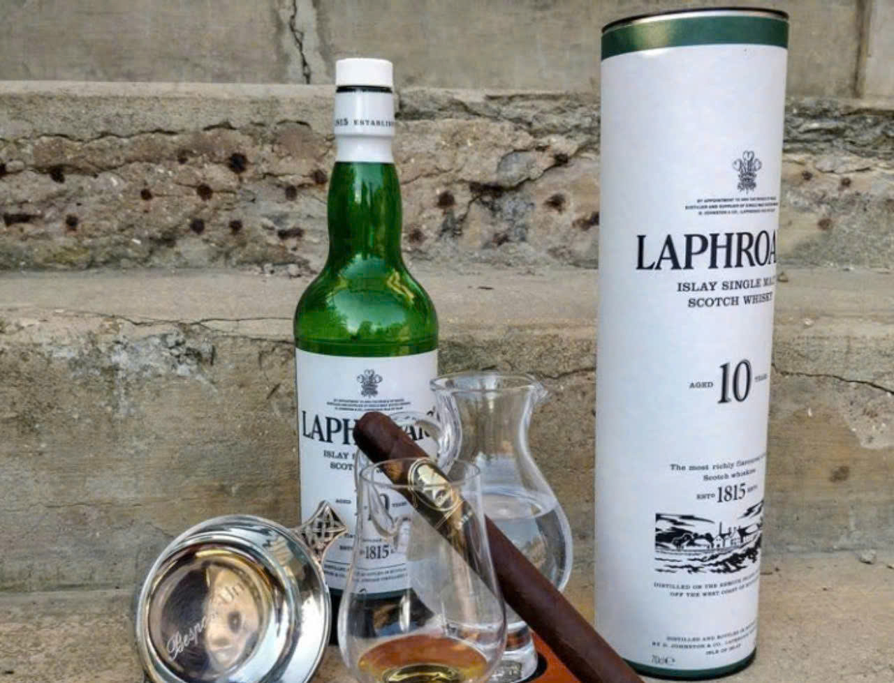 Thuong-thuc-Laphroaig-10-nam