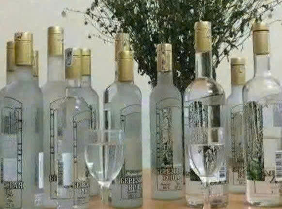 Trung-bay-Bạch-duong-Vodka-1lit-500ml