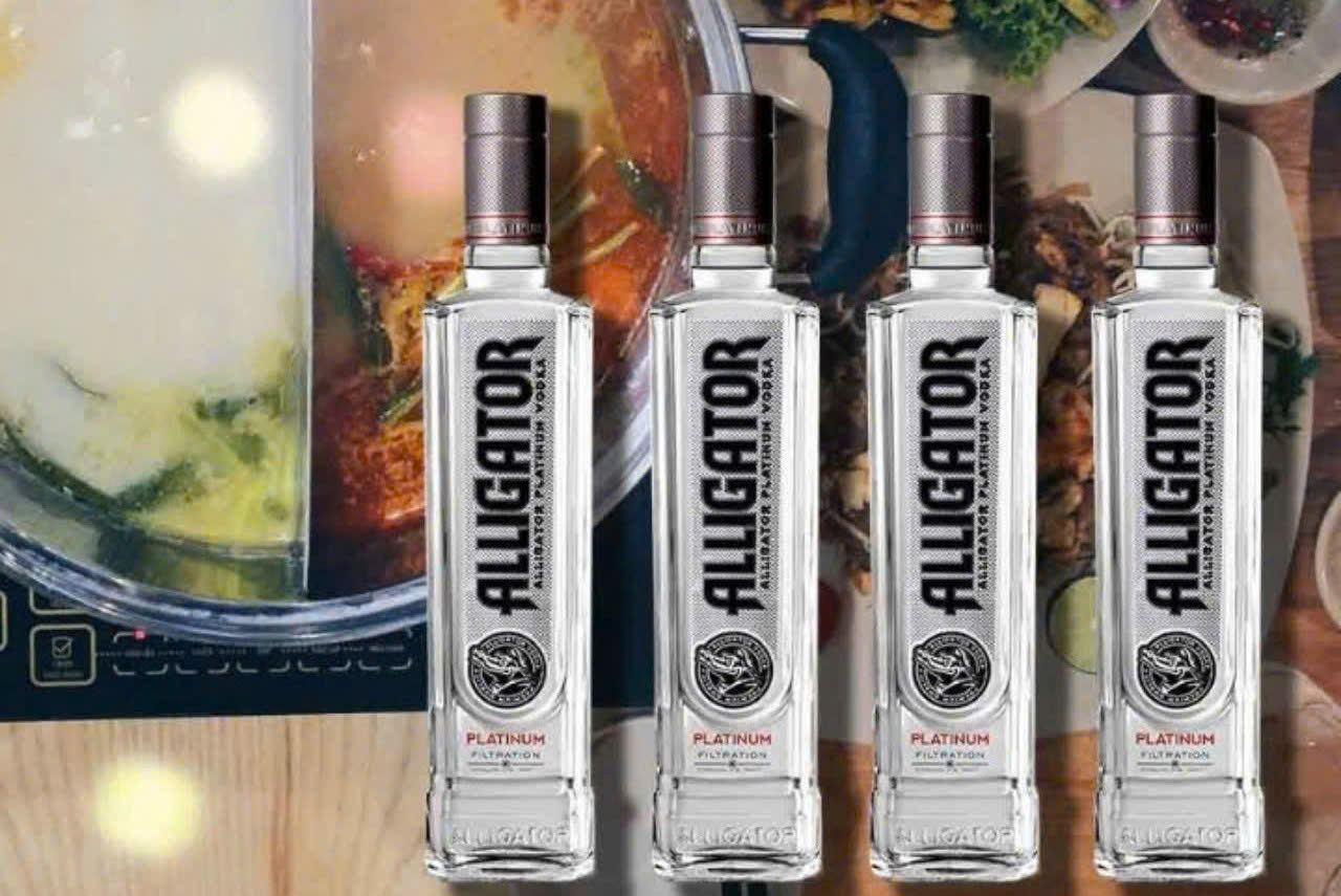 Trung-bay-Vodka-Ca-Sau-Den-500-ml