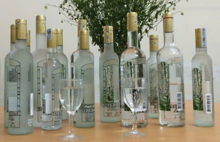 Trung-bay-Vodka-bach-duong-500-ml-1lit