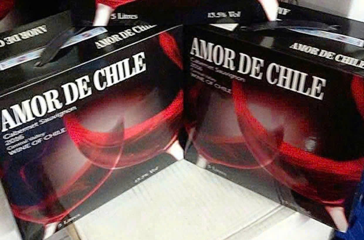 Trung-bay-mau-Vang Chile-Amor-3-lit-gia-re