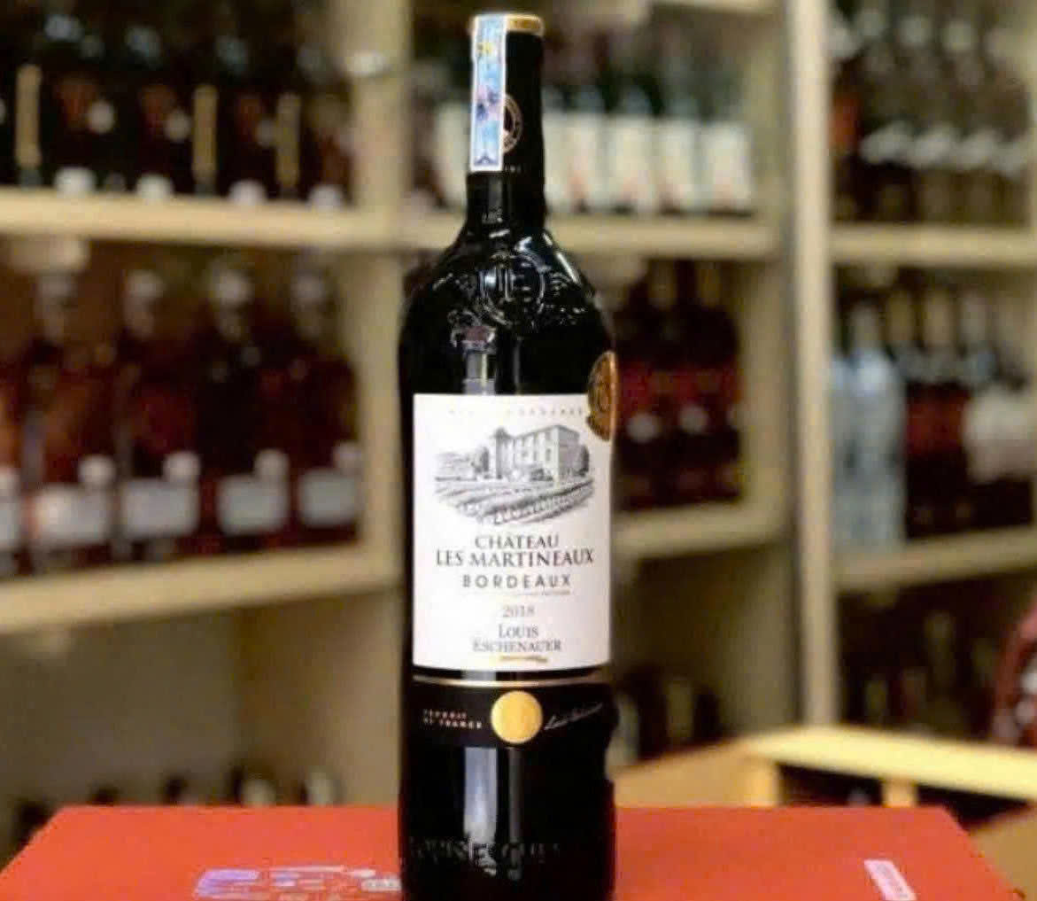 Trung-bay-mau-chateau-les-martineaux-75cl-gia-re