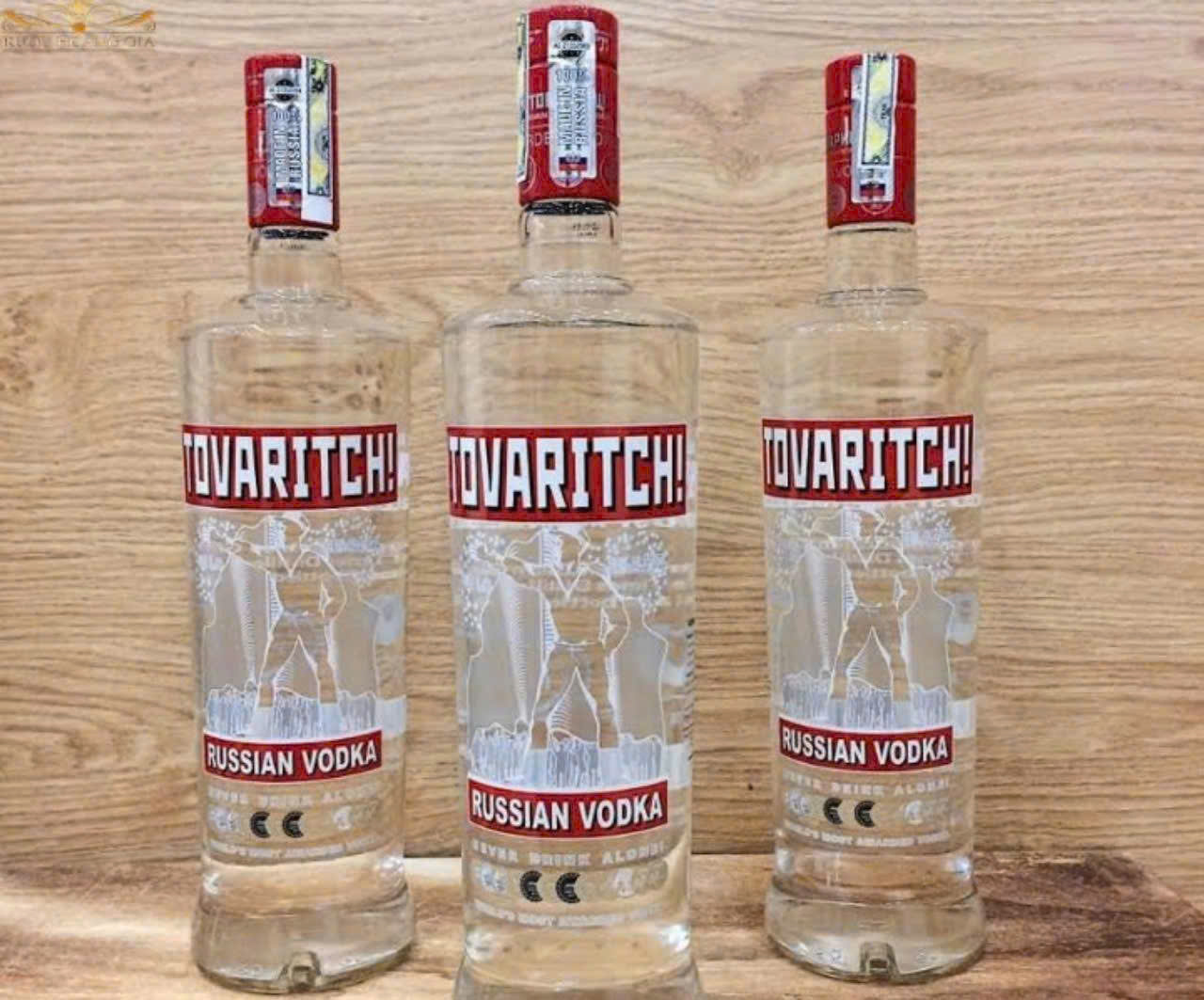 Trung-bay-mau-vodka-tovaritch