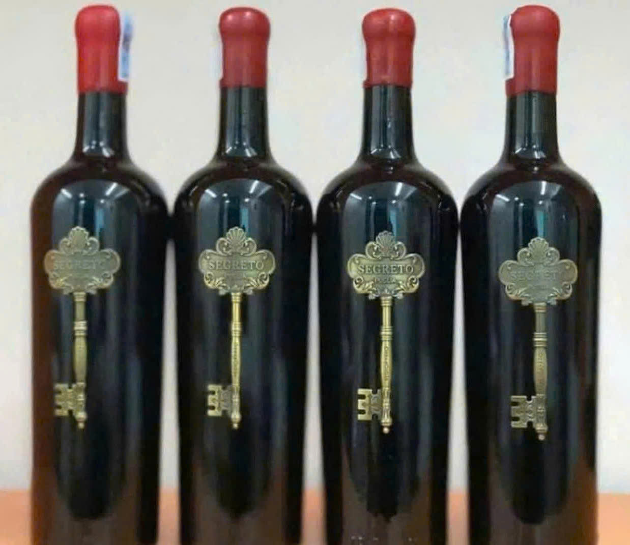 Trung-bay-vang-chìa-khoa-75-cl-moi-nhat