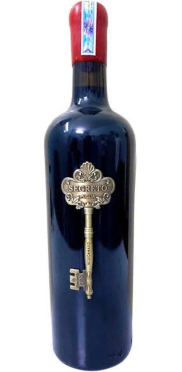 Vang-y-chia-khoa-750-ml-mua-o-dau