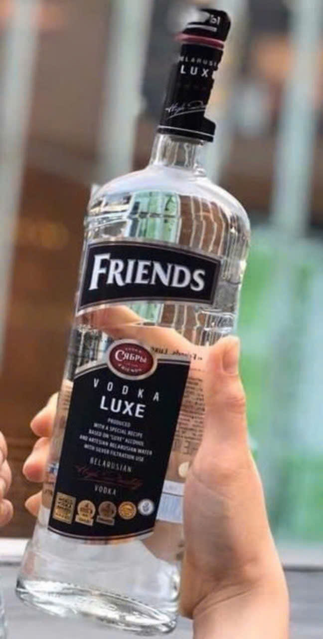 Vodka-Friends-500-ml-gia-re