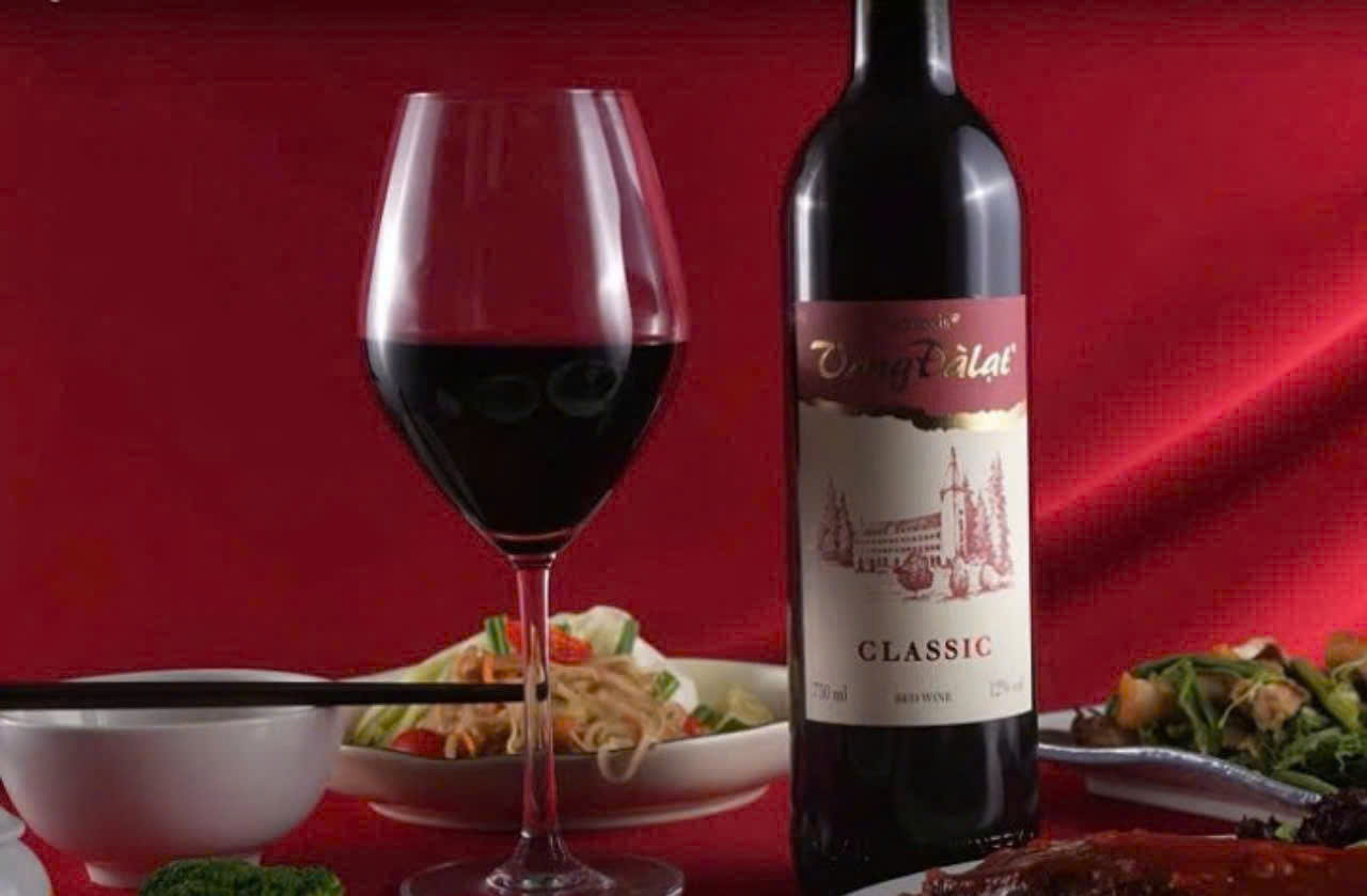 thuong-thuc-vang-da-lat-do-75cl