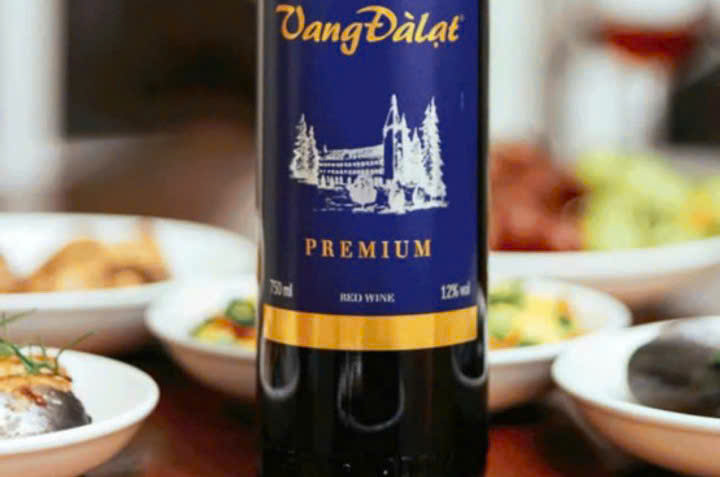 Cach-thuong-thuc-vang-da-lat-premium-Red-Wine