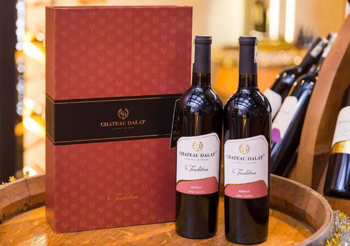 Chateau-Dalat-Tradition-Merlot-trung-bay-mau-moi
