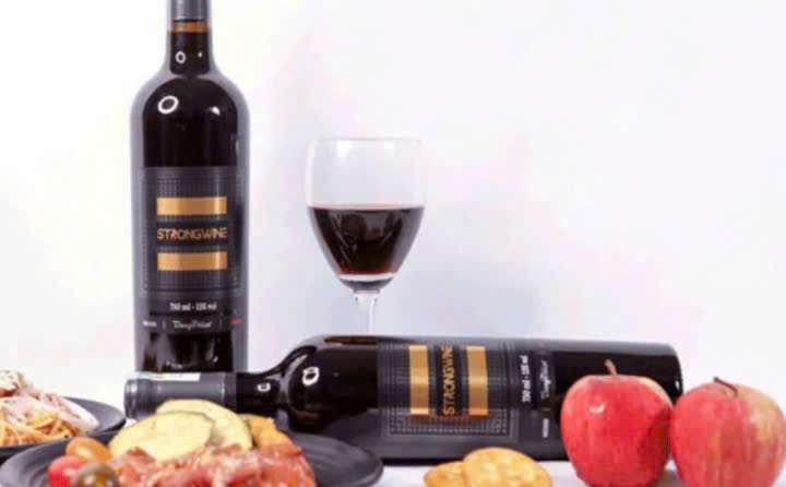 Dung-dieu-voi-vang-da-lat-strong-Red-Wine-moi