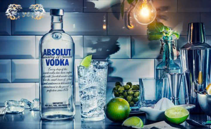 Dung-dieu-voi-vodka-absolut-700-ml