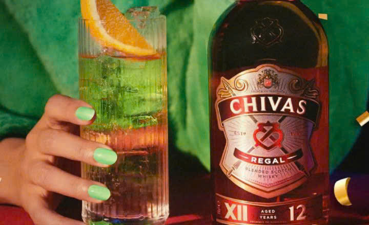 Mot-cach-thuong-thuc-chivas-12-mau-moi