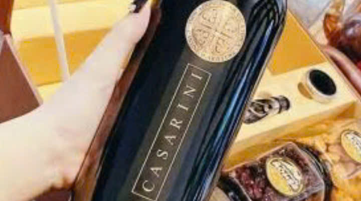 Nhan-hieu-ruou-vang-y-casarini-750-ml