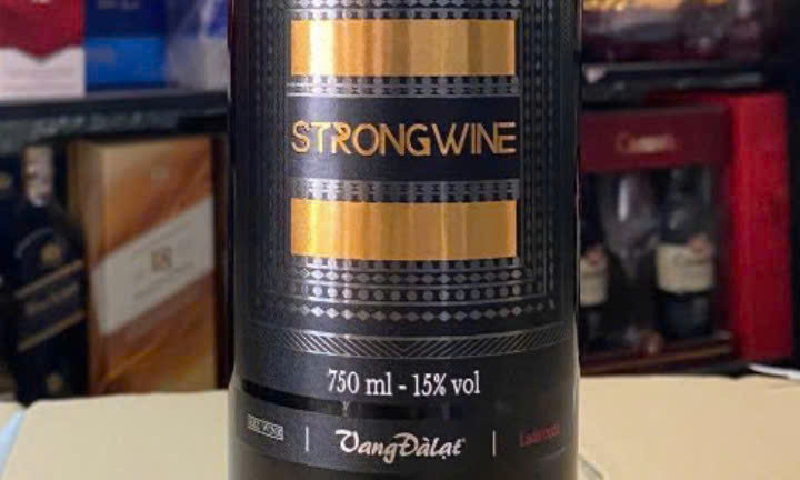 Nhan-hieu-vang-strong-750ml-15-do-moi