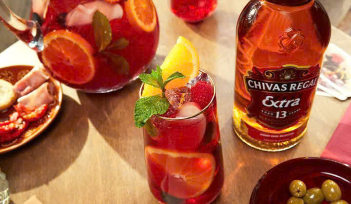 Thuong-thuc-Chivas-Extra-13-sherry-do-700ml-Cocktail