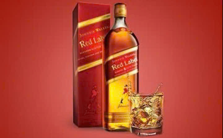 Thuong-thuc-johnnie-Walker-red-voi-da-vien