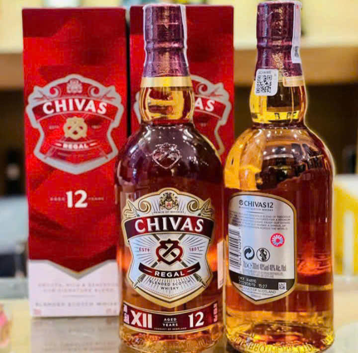 Trung-bay-ruou-chivas-12-moi-nhat