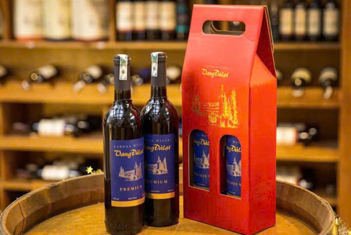 Trung-bay-vang-da-lat-Premium-do-750-ml