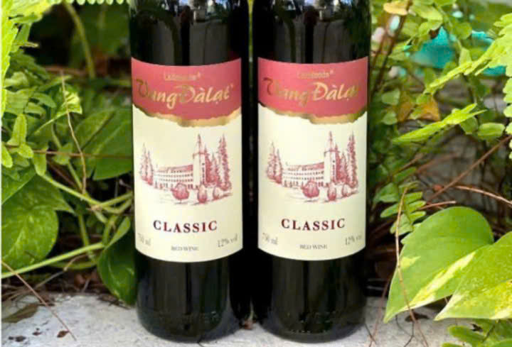 Trung-bay-vang-da-lat-classic-Red-Wine-750ml-moi