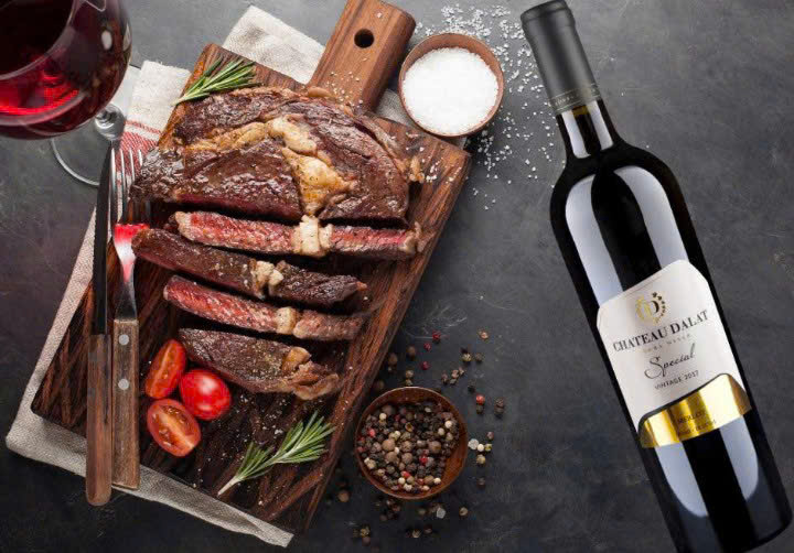 cach-thuong-thuc-vang-Dalat-sprcial-merlot