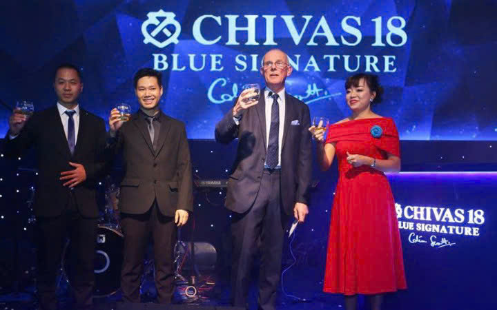 chivas18-blue-va-colin-scott-tai-VN