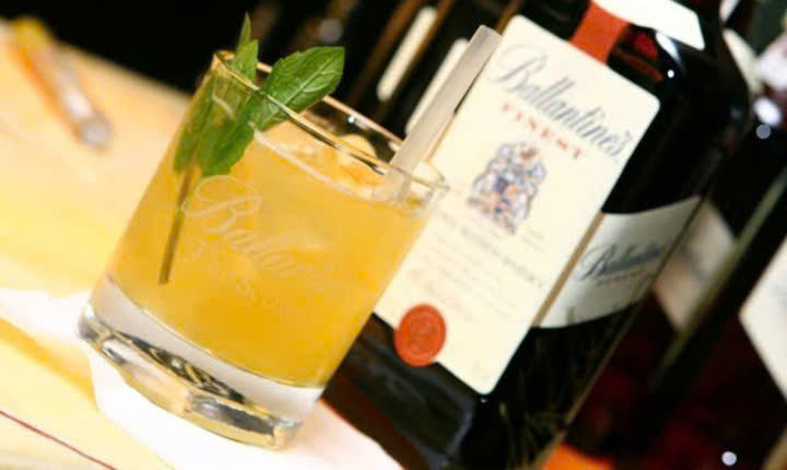 chuan-vi-ballantines-finest-3-lit