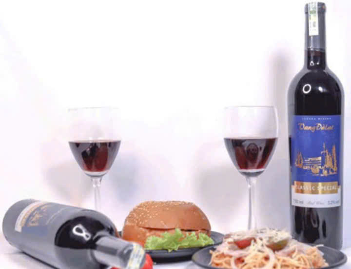 dung-dieu-voi-vang-classic-special-red-Wine-ladofoods