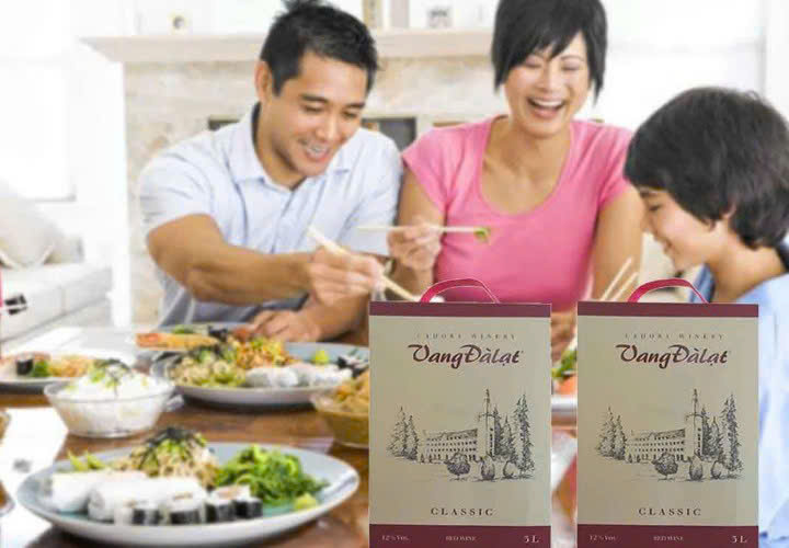 gia-dinh-voi-vang-da-lat-classic-3-lit-do-cua-ladofppds