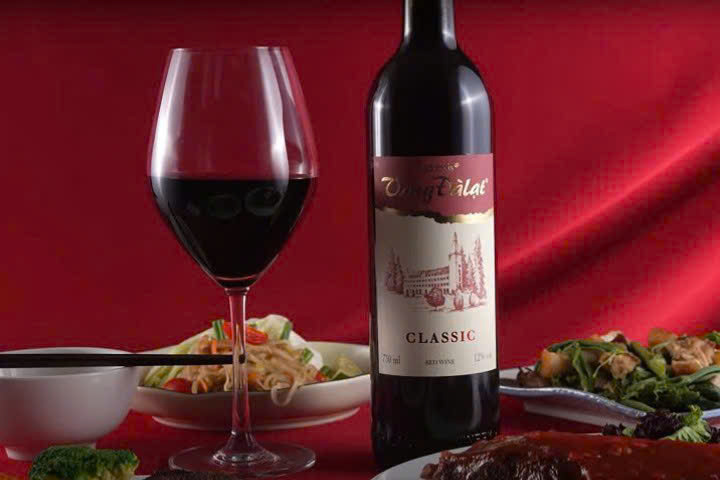 ruou-vang-da-lat-classic-do-va-cach-thuong-thuc