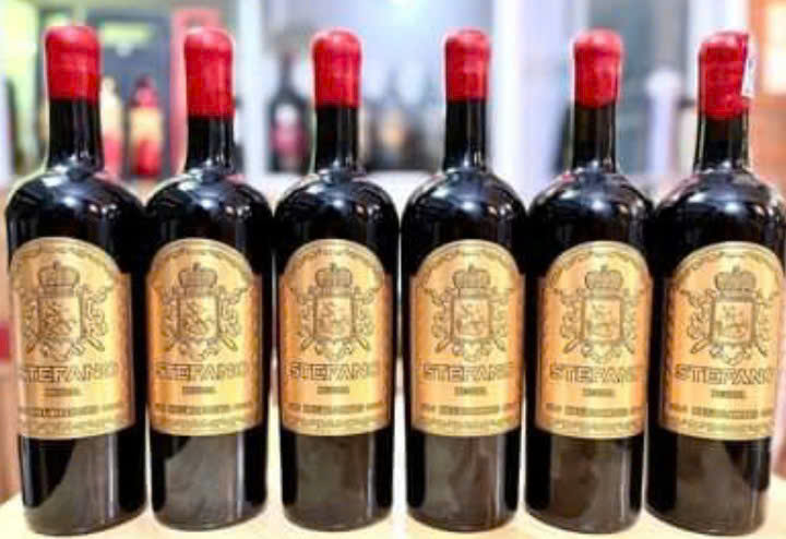 trung-bay-mau-ruou-vang-y-stefano-750-ml