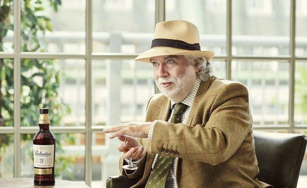 Ballantine-21-YO-va-cach-thung-thuc-dung-dieu