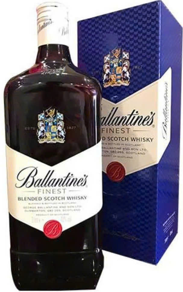 Ballantines-Finest-3-Lit-mua-o-dau-gia-re-nhat