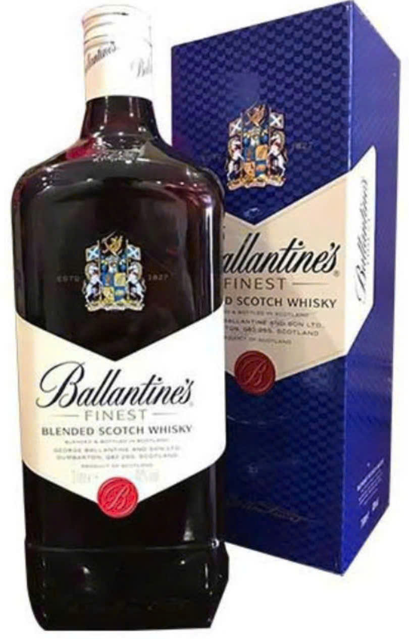 Ban-Ballantines-Finest-2-Lit-gia-bao-nhieu
