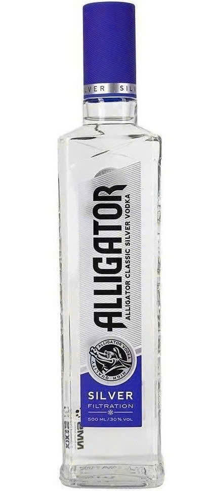 Ban-Vodka-Ca-Sau-Xanh-500-ml-mua-gia-re-o-Ha-Noi