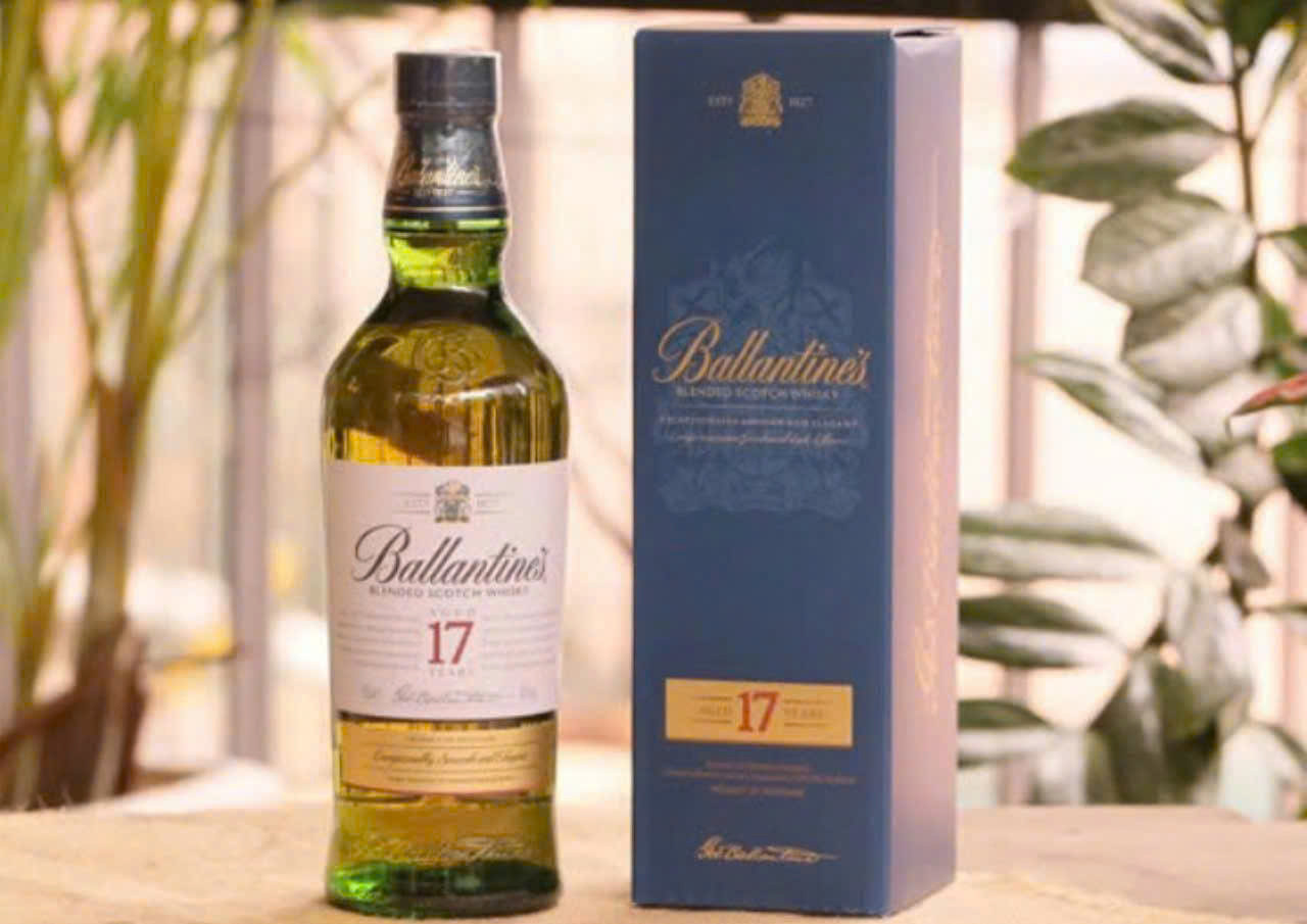 Bay-mau-Ballantines-17-nam-tuoi