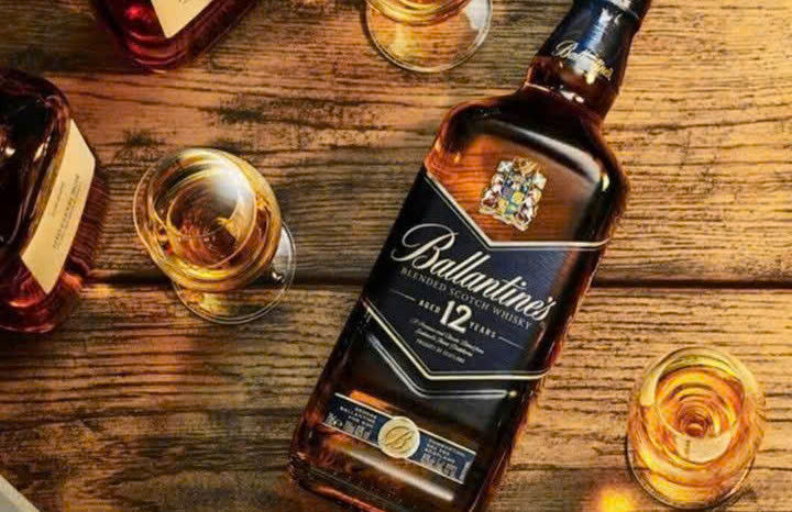 Cach-thuong-thuc-Ballantines-12 nam-tuoi