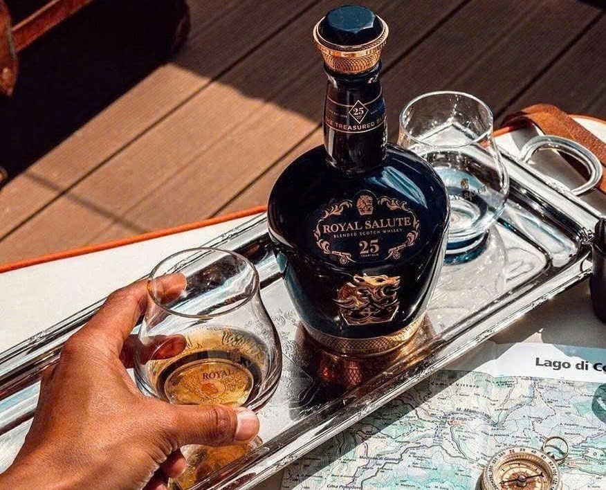 Cach-thuong-thuc-Chivas-25-nam-dung-chuan