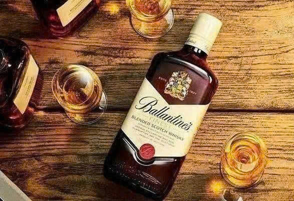Cach-thuong-thuc-ballantines-finest-70cl-dung-chuan