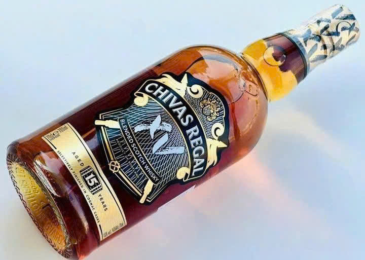 Chai-Chivas-15-nam-mau-moi
