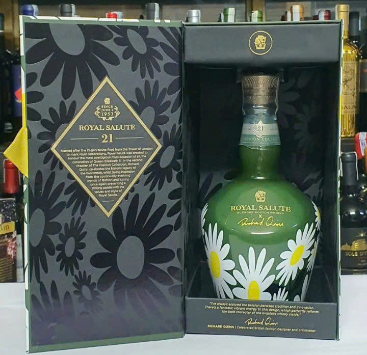 Chivas-21 richard-quinn-cuc-khi-mo-hop