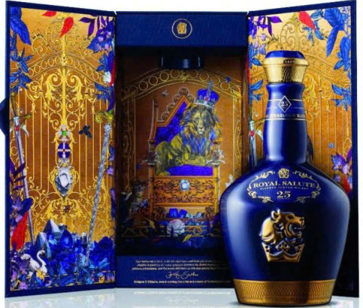 Chivas 25 New 700-ml-khi-mo-hop-giay