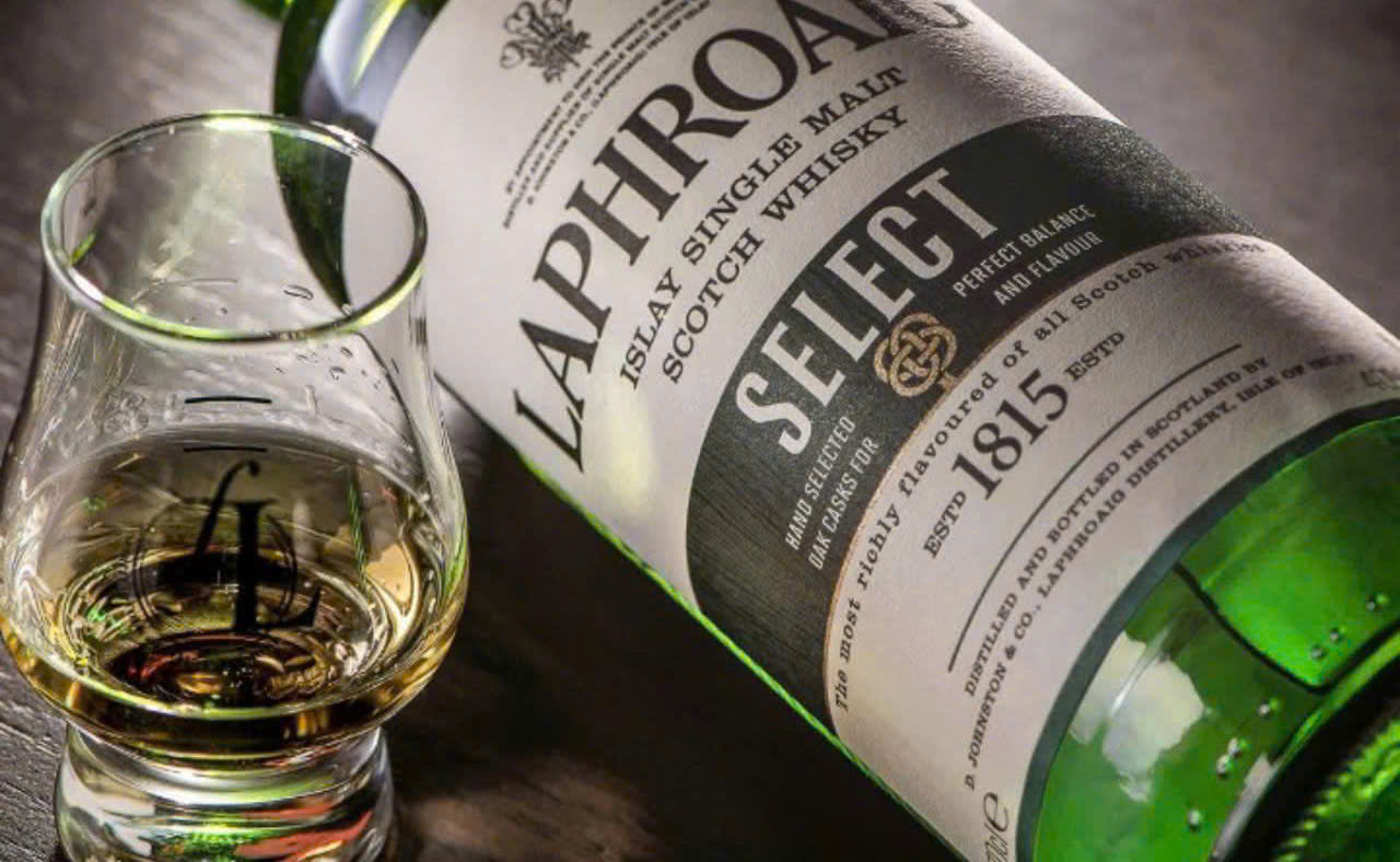 Chuan-vi-Ruou Laphroaig Select