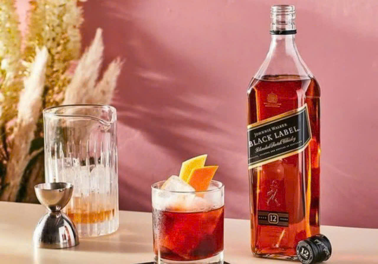 Chuan-vi-voi-Black-3-lit-Diageo