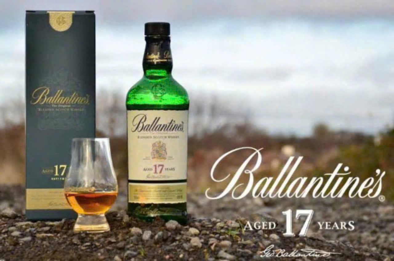 Dung-chuan-voi-Ballantines-17-nam