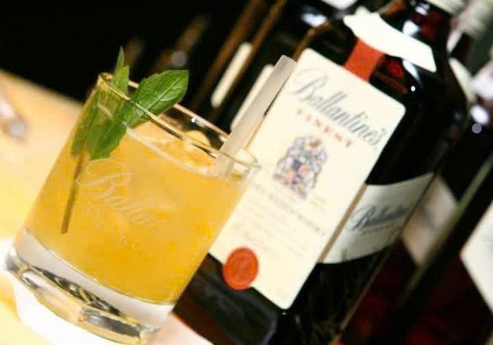 Dung-dieu-voi-Ballantines-Finest-1-lit