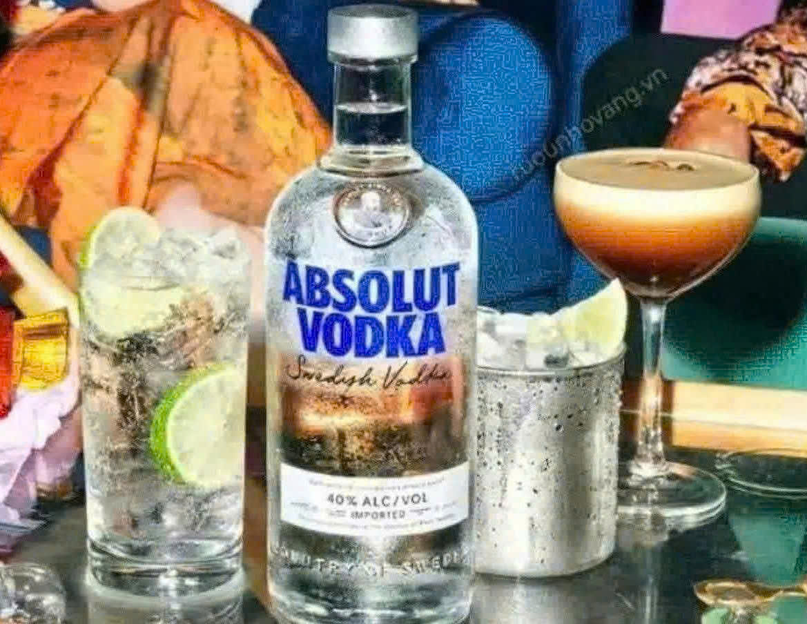 Dung-dieu-voi-Vodka-Absolut-700ml-gia-re