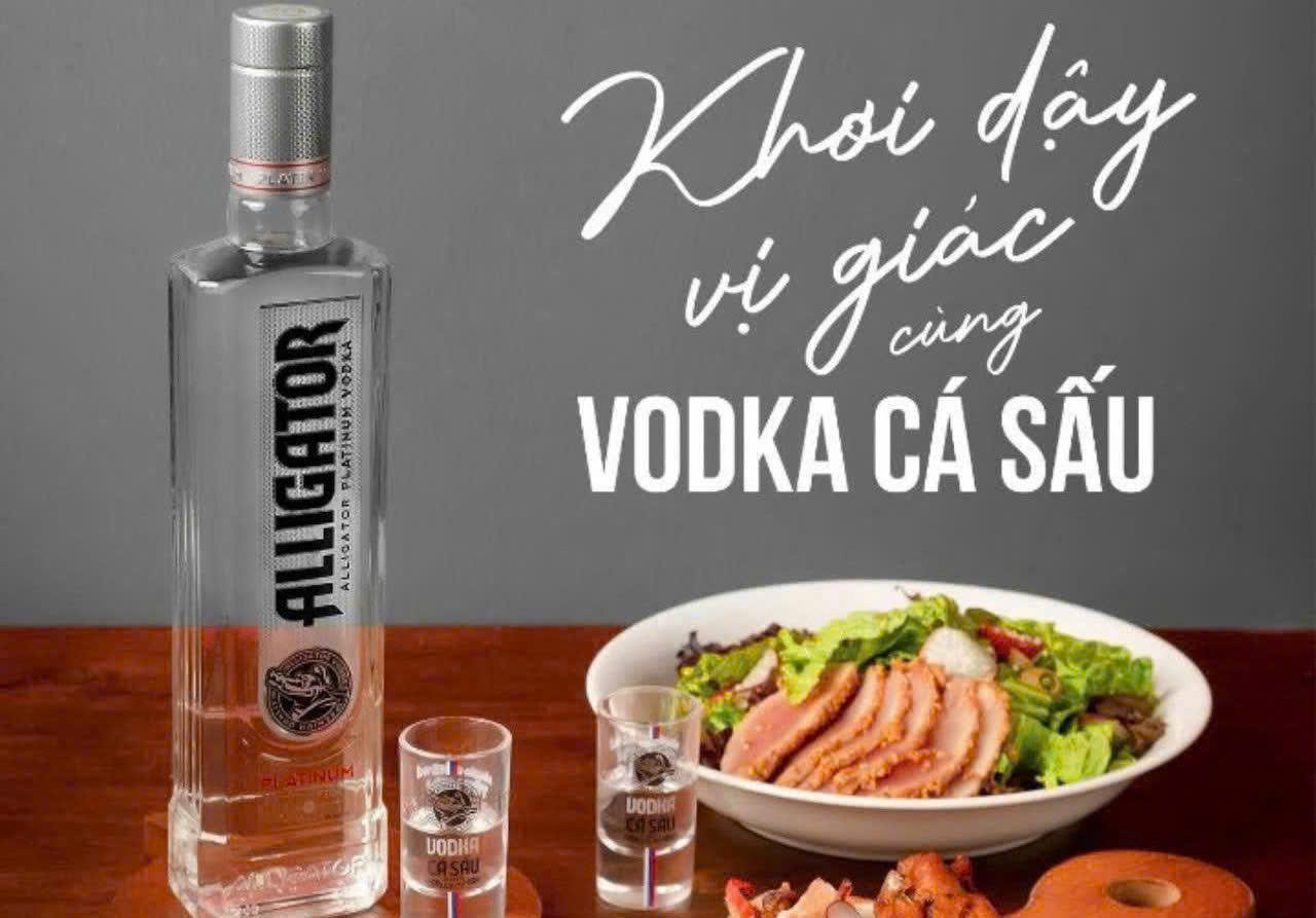 Dung-dieu-voi-Vodka-Ca-Sau-Den-500ml